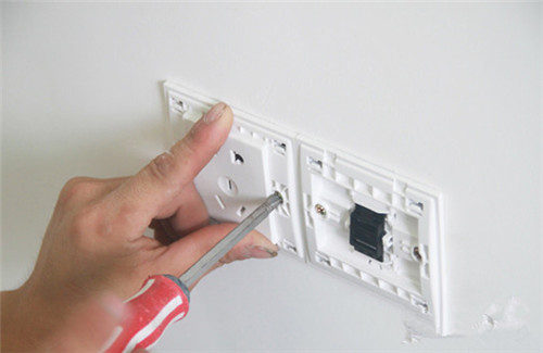 插座開(kāi)關(guān)的安裝使用條件及注意事項(xiàng)